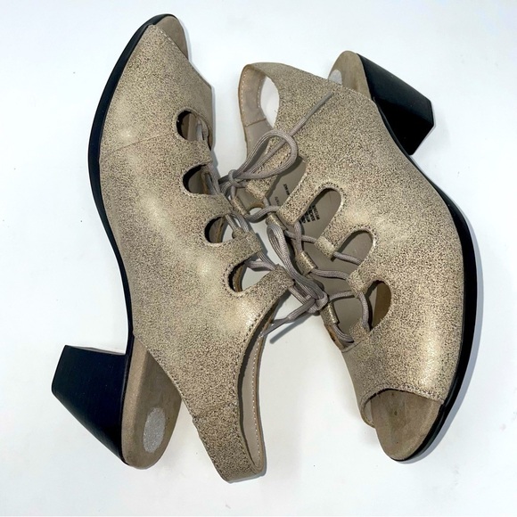 Munro Leather Lace-Up Sandals Size 8 | Tan - Picture 3 of 9